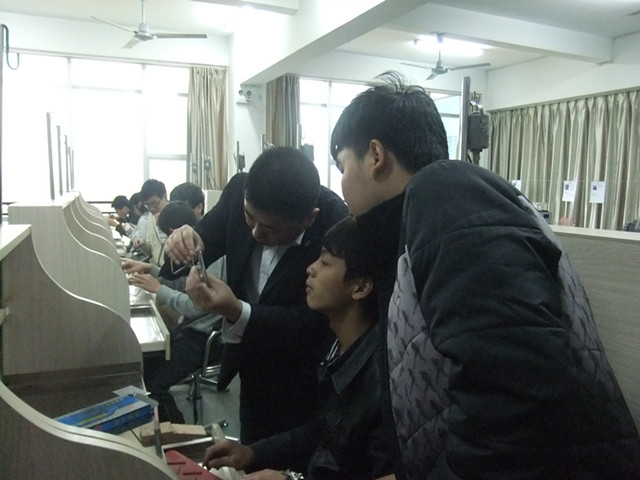 珠寶專業(yè)實訓課程開啟工學結合新篇章，初步成效顯著